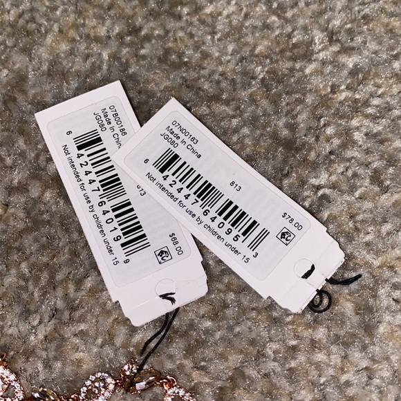 ROSE GOLD Givency Jewelry Set - Picture 5 of 5